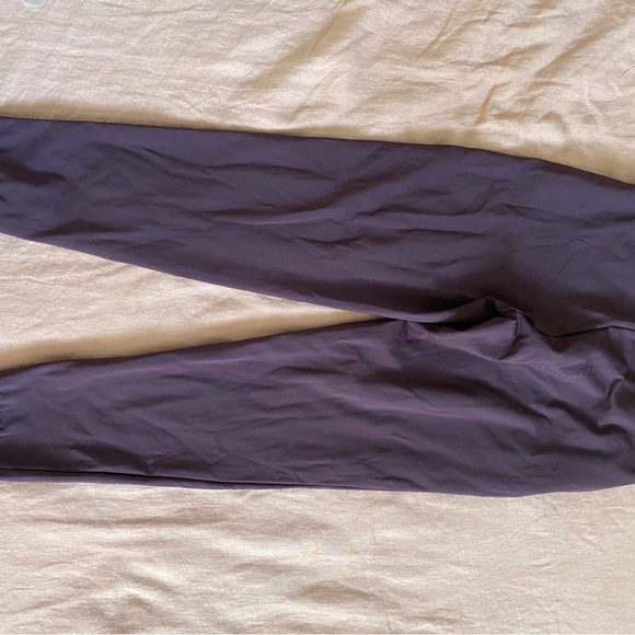 Never worn purple sweatpants with fleece lining - Picture 5 of 10